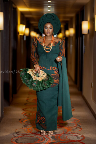 ASO OKE EMBROIDERED TWO-PIECE SET