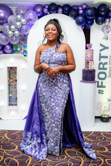 LILAC LACE DETACHABLE GOWN